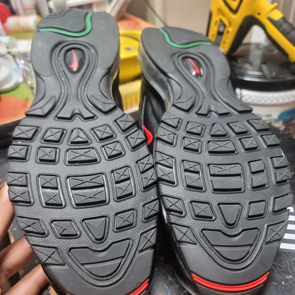 Undefeated x Airmax 97 OG "Black" mens size 11.5 - Picture 6 of 7